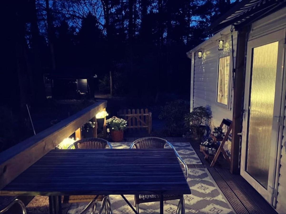 Knus Chalet Midden In De Bossen Nunspeet Exteriör bild